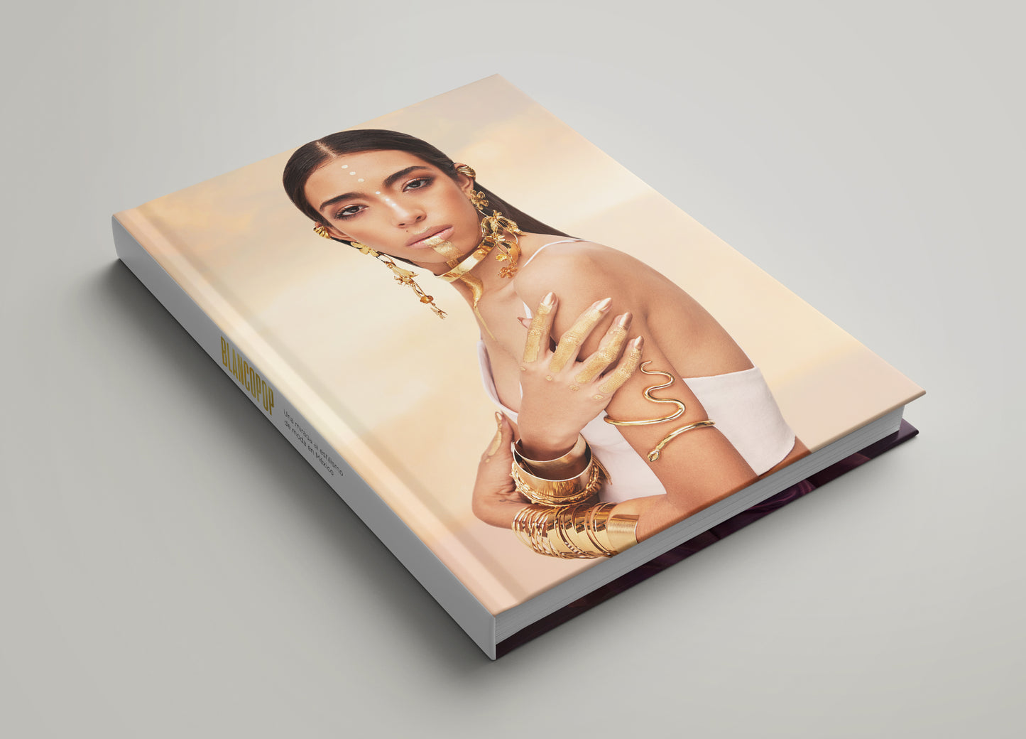 BLANCOPOP: Una mirada al estilismo de moda en México - Portada Sorachi Terrazas